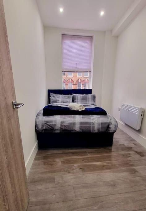 לונדון 2 Bed Cosy Flat Close To Bus & Tube Station מראה חיצוני תמונה